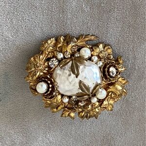Vintage signed Miriam Haskell Brooch Rare, gorgeous w/faux Pearl & rhinestones